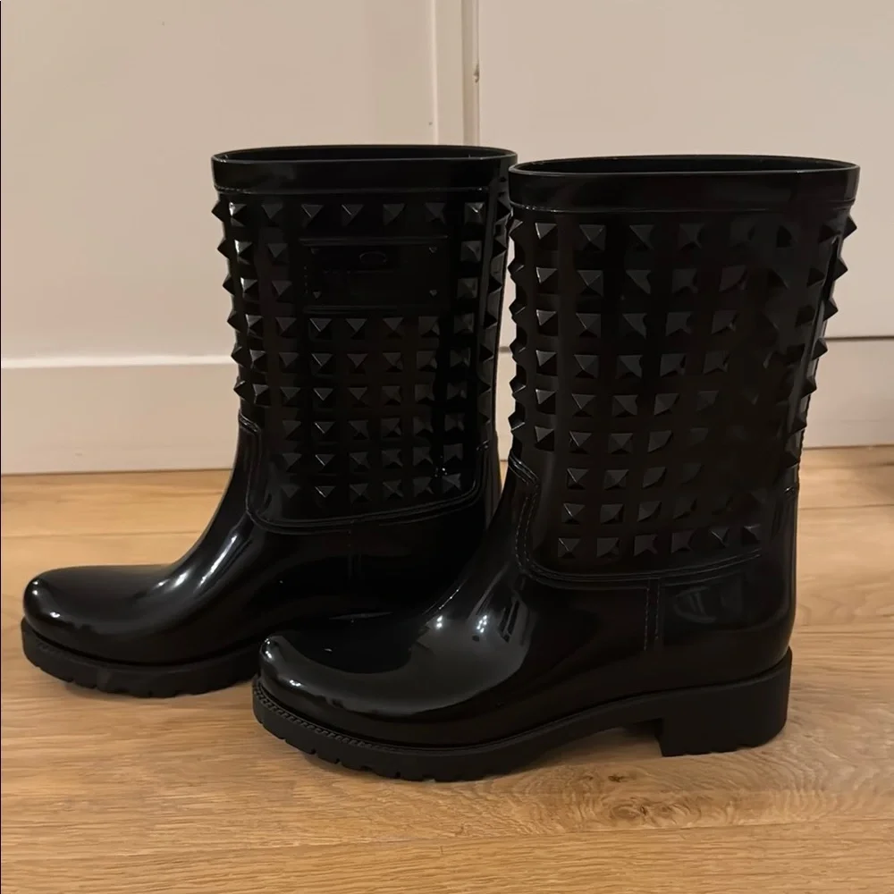Valentino Rockstud Patent Rain Boots - Picture 5 of 15